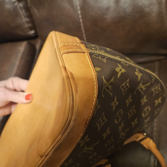 Monogram Louis Vuitton handbag - Picture 5 of 16